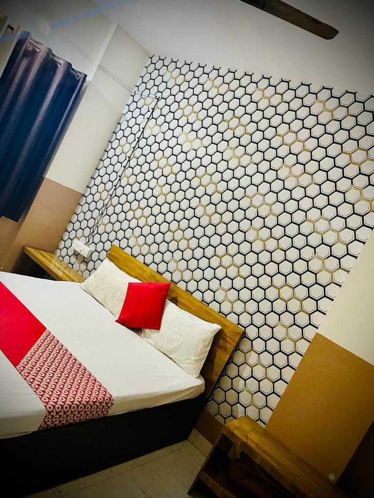 Phursungi Hotel Royal Lodging מראה חיצוני תמונה